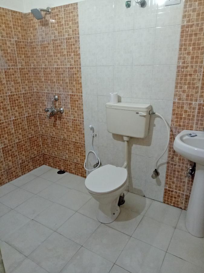 Hotel Nathu Palace 뉴델리 외부 사진