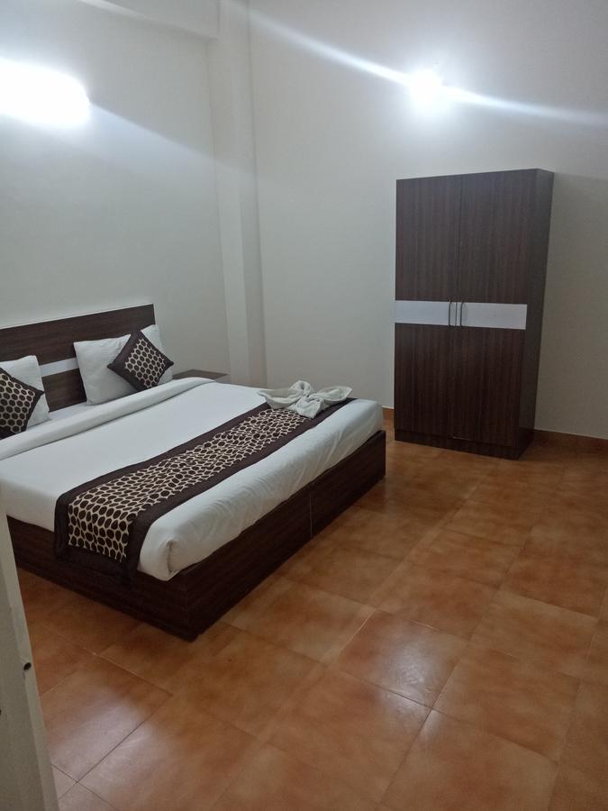 Hotel Nathu Palace 뉴델리 외부 사진