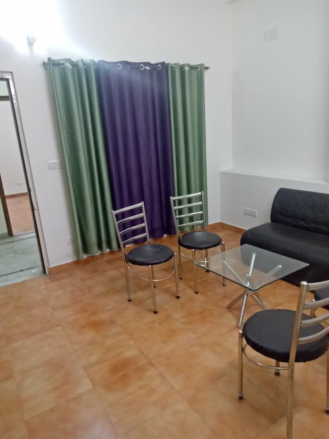 Hotel Nathu Palace 뉴델리 외부 사진